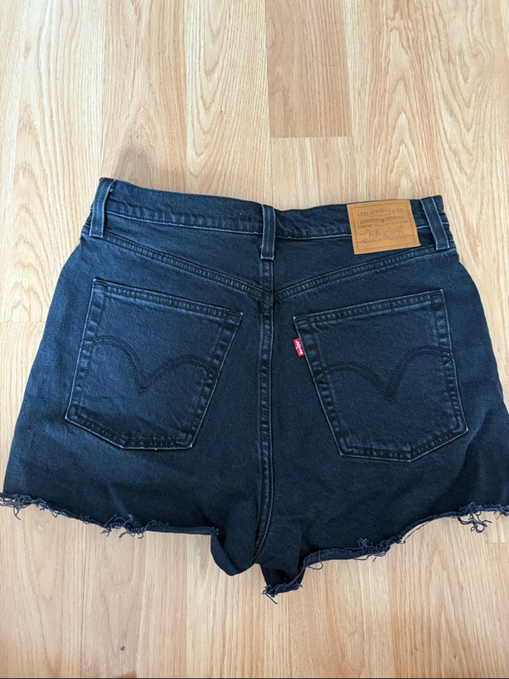 Levi Ribcage Shorts - Picture 2 of 3
